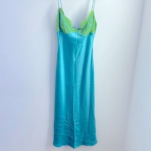Beautiful 100% silk dress Size XS Turquoise with Lime  green Lace